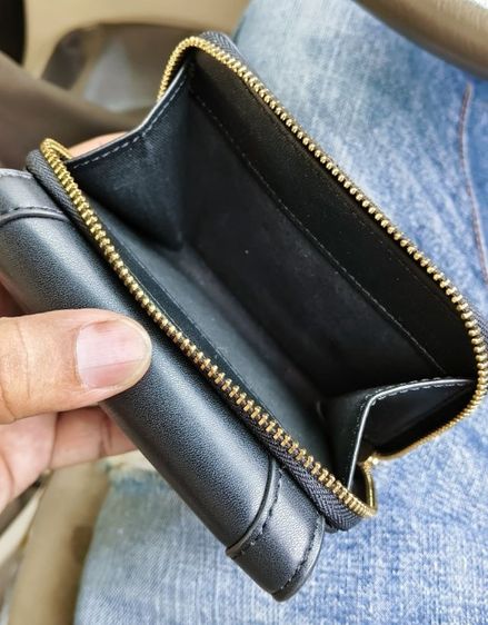 ขายกระเป๋า กับนาฬิกา สนใจซื้อคู่ ขอ 1,250- แยก ชิ้นละ 680-  กระเป๋า charles keith ใช้น้อยมากสภาพ90 สวยมาก นาฬิกา แบรนด์oriient ออโต้กริ้ปมาก รูปที่ 3