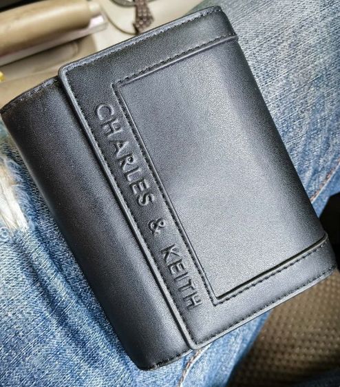 ขายกระเป๋า กับนาฬิกา สนใจซื้อคู่ ขอ 1,250- แยก ชิ้นละ 680-  กระเป๋า charles keith ใช้น้อยมากสภาพ90 สวยมาก นาฬิกา แบรนด์oriient ออโต้กริ้ปมาก รูปที่ 7