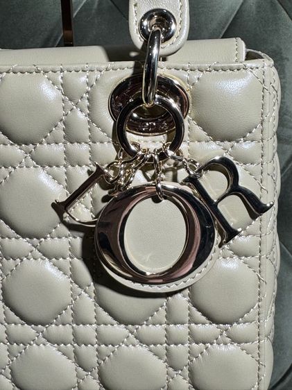 Lady Dior Somm ไซส์ 7 x8 นื้วปี 2010  รูปที่ 6