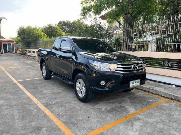 รถ Toyota Hilux Revo 2.4 E Prerunner สี ดำ
