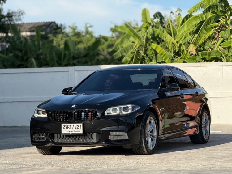 รถ BMW Series 5 528i สี ดำ