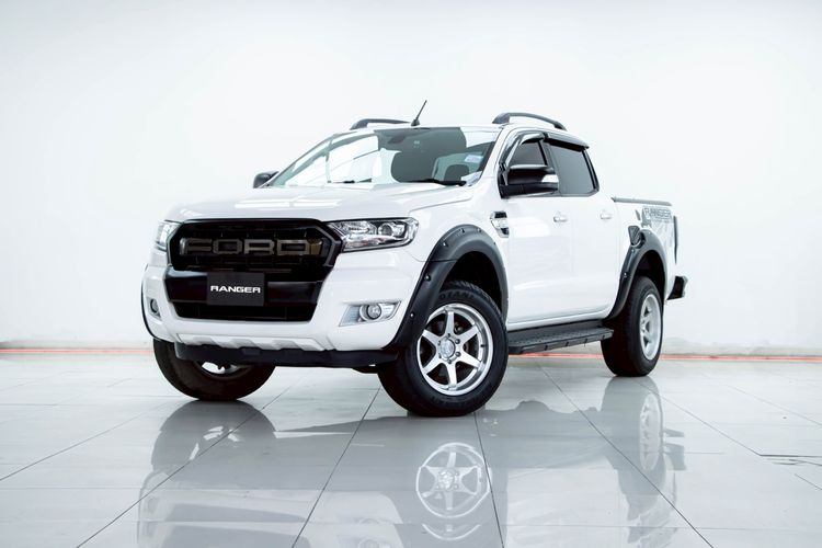 รถ Ford Ranger 2.2 Hi-Rider XLT สี ขาว