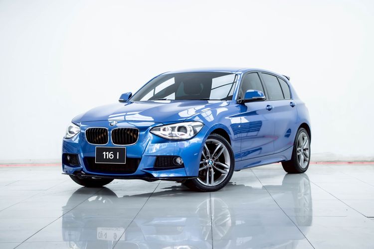 รถ BMW Series 1 116i สี น้ำเงิน