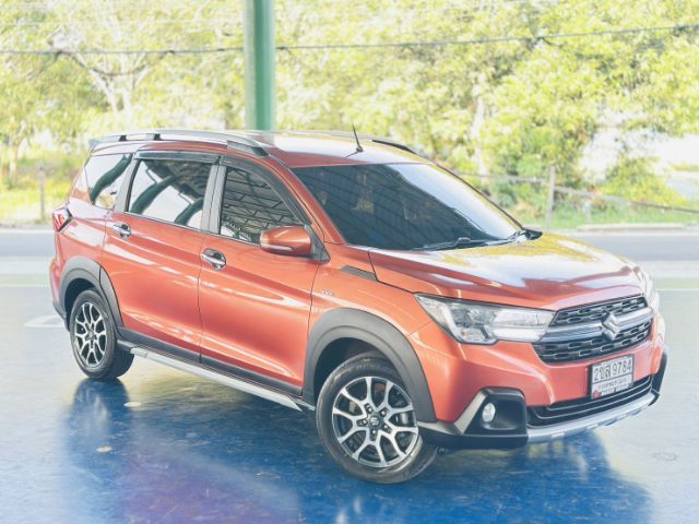 รถ Suzuki XL7 1.5 GLX สี ส้ม