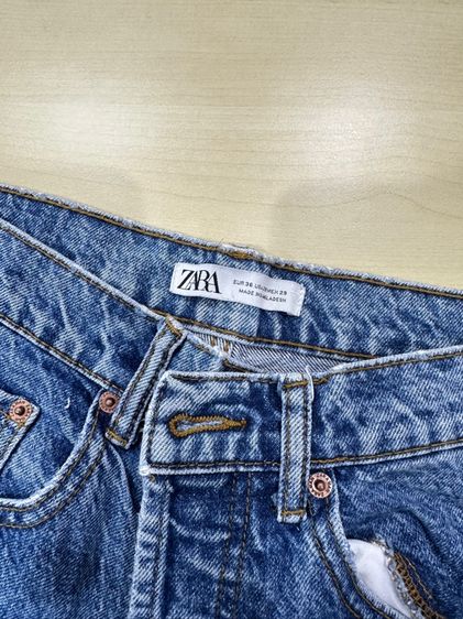ส่งต่อกางเกงยีนส์ ZARA (สภาพดีใหม่)