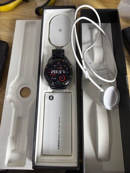 Xiaomi Watch S4 Rainbow รุ่นM2425W1 กล่องครบ แท่นชาร์จครบ สภาพสวย แถมสายเหล็กเพิ่ม1ชิ้น