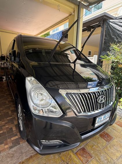 รถ Hyundai H-1  2.5 Elite Plus สี ดำ