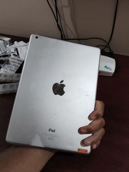 ขาย iPad air 1 64GB WiFi มีร่องรอยตามการใช้งาน iOS12 ขอคนรับได้ครับ 