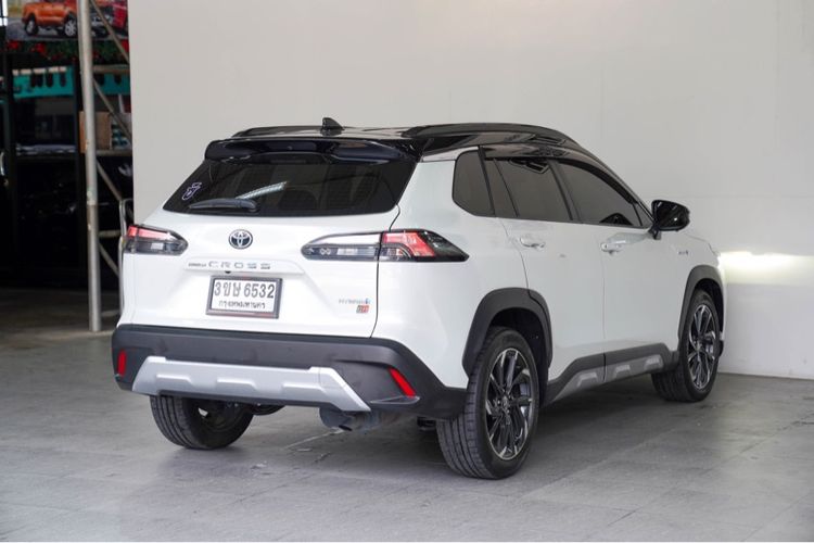 Toyota Corolla Cross 2023 1.8 HEV GR Sport Utility-car ปลั๊กอินไฮบริด (PHEV) ไม่ติดแก๊ส เกียร์อัตโนมัติ ขาว รูปที่ 3