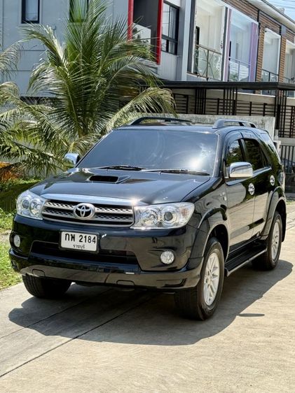 Toyota Fortuner 2009 2.7 V Utility-car เบนซิน ไม่ติดแก๊ส เกียร์อัตโนมัติ ดำ รูปที่ 2