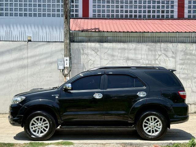 Toyota Fortuner 2009 2.7 V Utility-car เบนซิน ไม่ติดแก๊ส เกียร์อัตโนมัติ ดำ รูปที่ 3