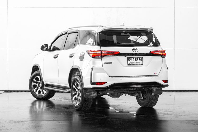 Toyota Fortuner 2024 2.4 Leader G Utility-car เบนซิน ไม่ติดแก๊ส เกียร์อัตโนมัติ ขาว รูปที่ 4