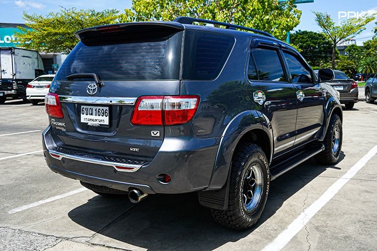 Toyota Fortuner 2010 3.0 V 4WD Utility-car ดีเซล ไม่ติดแก๊ส เกียร์อัตโนมัติ เทา รูปที่ 4