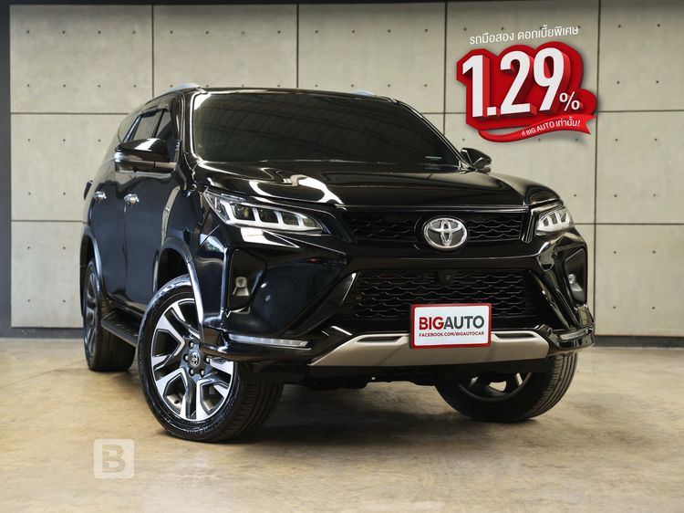 รถ Toyota Fortuner 2.4 Legender สี ดำ