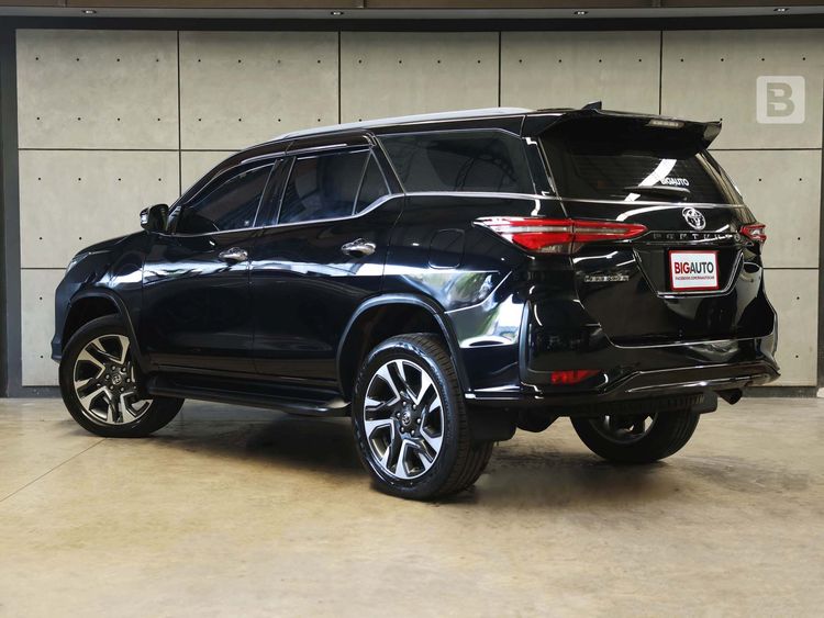 Toyota Fortuner 2021 2.4 Legender Utility-car ดีเซล ไม่ติดแก๊ส เกียร์อัตโนมัติ ดำ รูปที่ 4