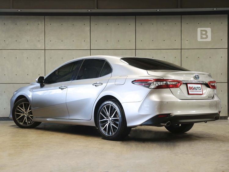 Toyota Camry 2022 2.5 HEV Premium Sedan ไฮบริด ไม่ติดแก๊ส เกียร์อัตโนมัติ เทา รูปที่ 4