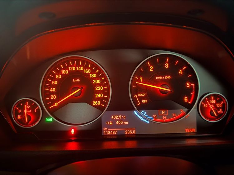 รถ BMW Series 3 320d สี เทา