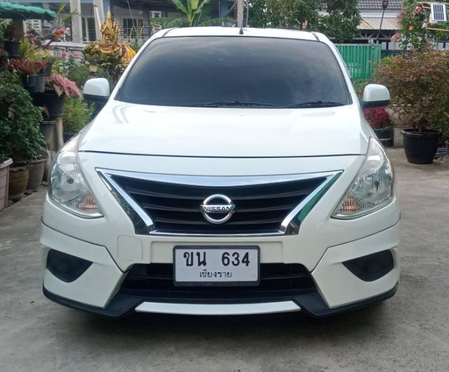 รถ Nissan Almera 1.2 E สี ขาว