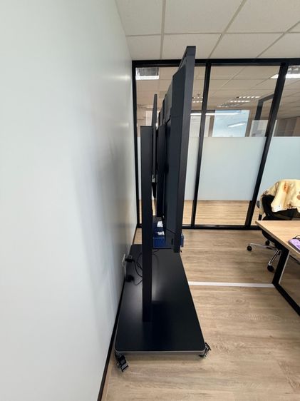 MaxHub ใช้ในห้องประชุม สำนักงาน พร้อมขาตั้ง    รูปที่ 3