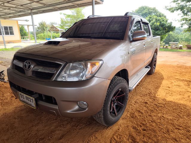 รถ Toyota Hilux Vigo 3.0 G VN Turbo สี น้ำตาล