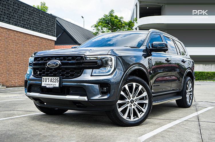 รถ Ford Everest 2.0 Titanium Plus สี เทา
