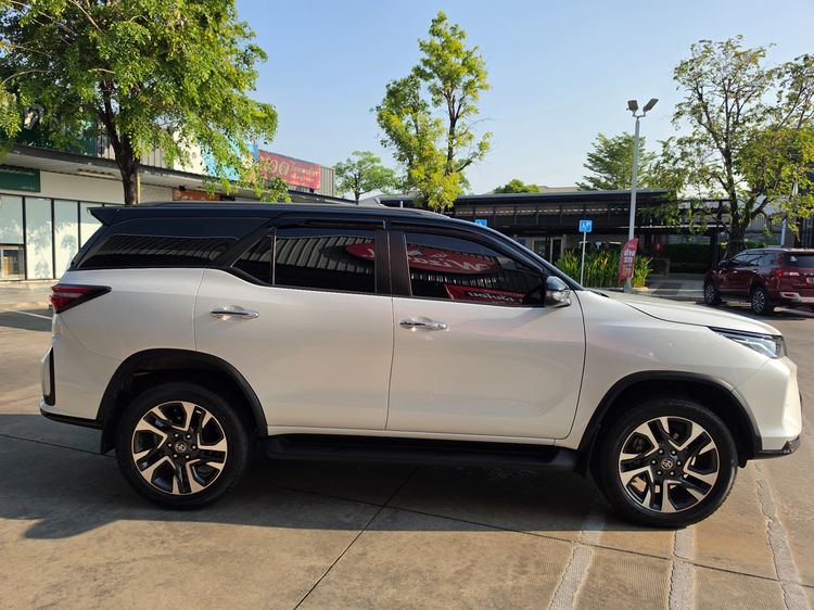 Toyota Fortuner 2025 2.4 Leader G Utility-car ดีเซล ไม่ติดแก๊ส เกียร์อัตโนมัติ ขาว รูปที่ 3
