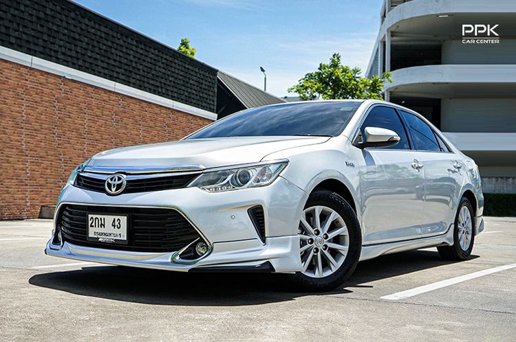 รถ Toyota Camry 2.0 G สี เทา