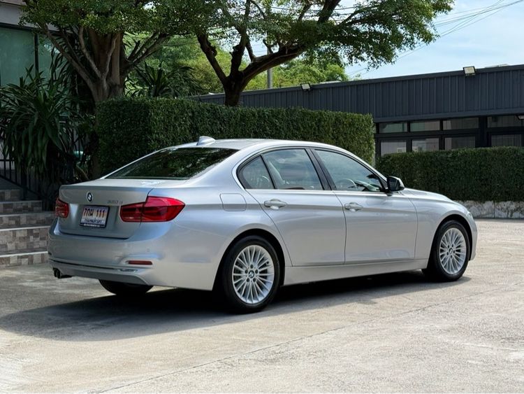 BMW Series 3 2017 320d Sedan ดีเซล ไม่ติดแก๊ส เกียร์อัตโนมัติ บรอนซ์เงิน รูปที่ 3