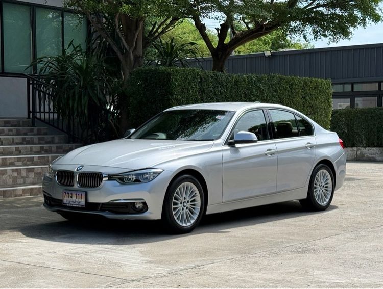 BMW Series 3 2017 320d Sedan ดีเซล ไม่ติดแก๊ส เกียร์อัตโนมัติ บรอนซ์เงิน รูปที่ 4
