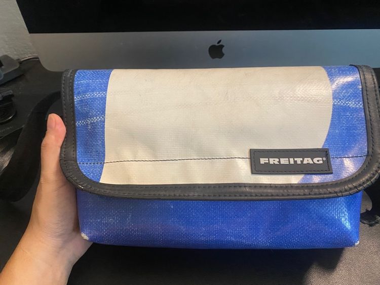 ขายกระเป๋า Freitag Hawaii ขาวฟ้าผ้ายีนส์ มือสอง (แทคไม่มี)