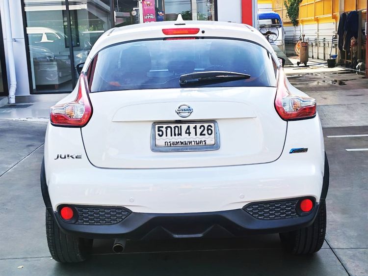 Nissan Juke 2015 1.6 V Utility-car เบนซิน ไม่ติดแก๊ส เกียร์อัตโนมัติ ขาว รูปที่ 4