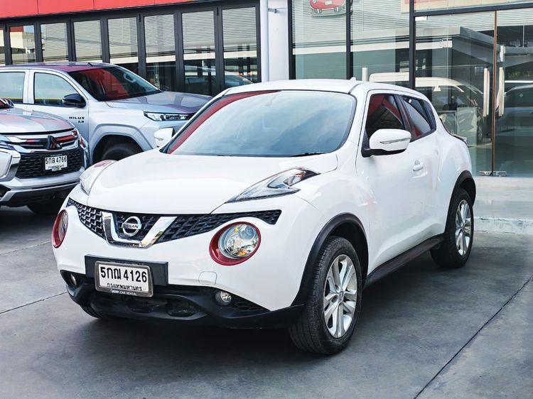รถ Nissan Juke 1.6 V สี ขาว