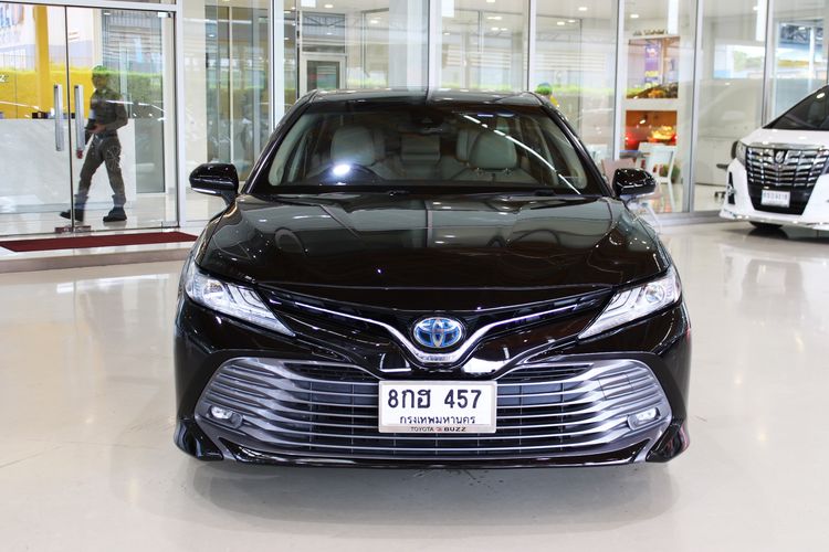 รถ Toyota Camry 2.5 HEV Premium สี ดำ