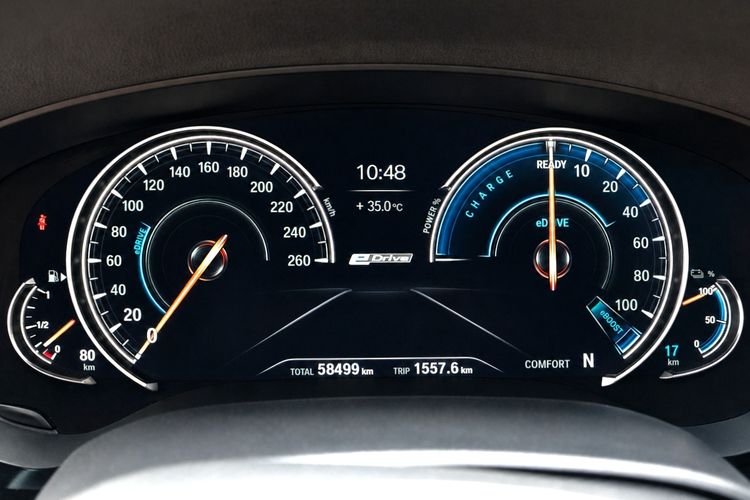 BMW Series 5 2019 530e Sedan ปลั๊กอินไฮบริด (PHEV) ไม่ติดแก๊ส เกียร์อัตโนมัติ ขาว รูปที่ 2