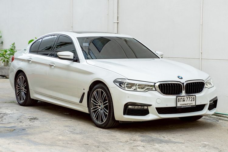 BMW Series 5 2019 530e Sedan ปลั๊กอินไฮบริด (PHEV) ไม่ติดแก๊ส เกียร์อัตโนมัติ ขาว