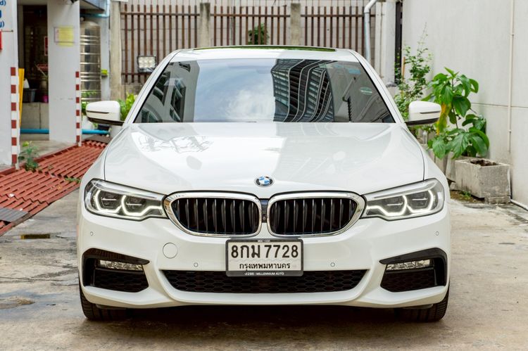 BMW Series 5 2019 530e Sedan ปลั๊กอินไฮบริด (PHEV) ไม่ติดแก๊ส เกียร์อัตโนมัติ ขาว รูปที่ 4