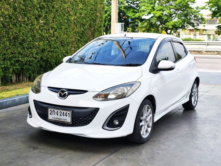 Mazda Mazda 2 2013 1.5 Spirit Sports Sedan เบนซิน ไม่ติดแก๊ส เกียร์อัตโนมัติ ขาว รูปที่ 2