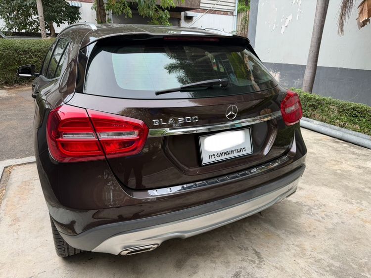 Mercedes-Benz GLA-Class 2015 GLA200 Sedan เบนซิน เกียร์อัตโนมัติ น้ำตาล รูปที่ 3