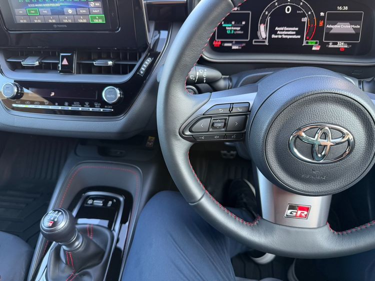 Toyota Corolla 2023 1.6 Sedan เบนซิน เกียร์ธรรมดา ขาว รูปที่ 4
