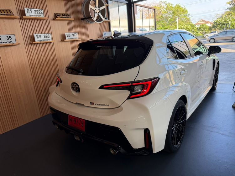 Toyota Corolla 2023 1.6 Sedan เบนซิน เกียร์ธรรมดา ขาว รูปที่ 3
