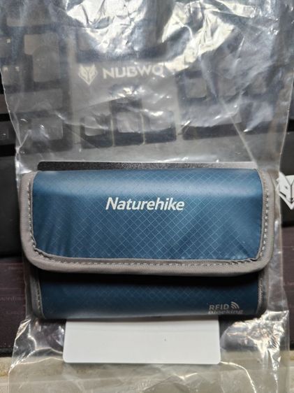 ชาย กระเป๋าสตางค์ ยี่ห้อ Naturehike เป็นกระเป๋ากันกรีด