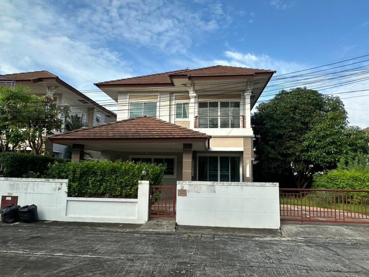 บ้านเดี่ยว 2 ชั้น พื้นที่ 80 ตร.ว. โปร่งหรู สไตล์ Modern พร้อมอยู่  บ้านเดี่ยวบรรยากาศอบอุ่น พื้นที่ใช้สอยกว้าง โปร่