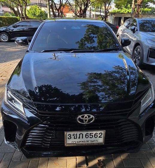 Toyota Yaris ATIV 2022 1.2 Premium Sedan เบนซิน ไม่ติดแก๊ส เกียร์อัตโนมัติ ดำ รูปที่ 3