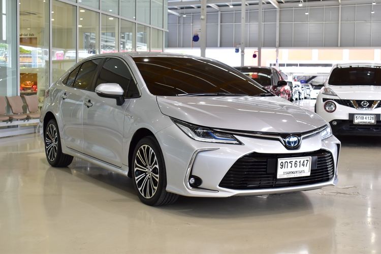 รถ Toyota Altis 1.8 Hybrid High สี เทา