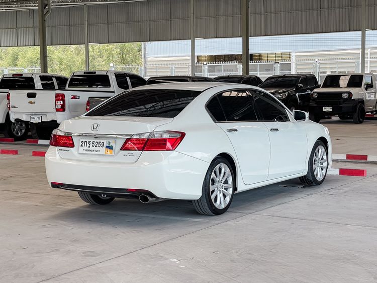 Honda Accord 2013 2.4 EL NAVI Sedan เบนซิน ไม่ติดแก๊ส เกียร์อัตโนมัติ ขาว รูปที่ 3