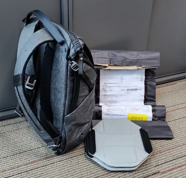 เป๋ Peak Design Everyday Backpack 20 ลิตร เทาเข้ม (Charcoal)
วัสดุกันน้ำ
ฝาปิดเปิดแม่เหล็กปรับได้ 4 ระดับ สภาพใหม่มาก