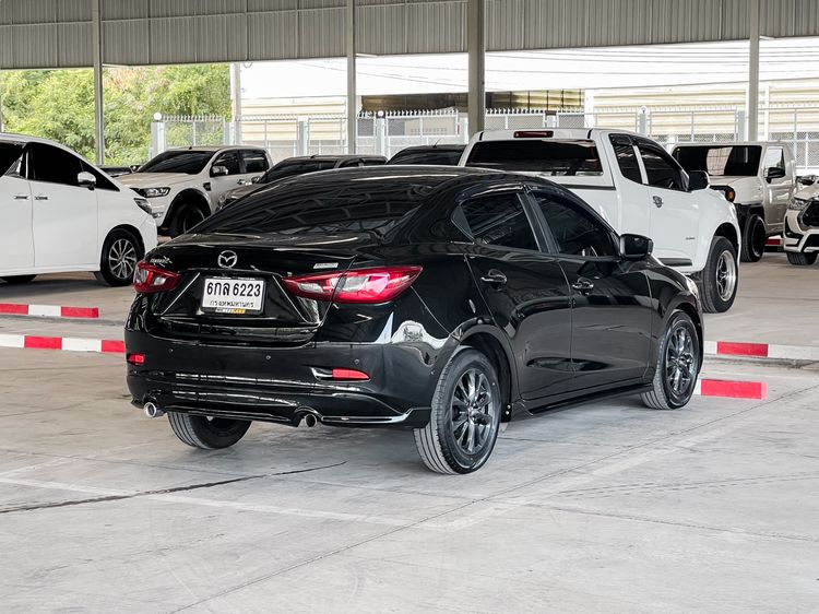 Mazda Mazda 2 2017 1.3 High Connect Sedan เบนซิน ไม่ติดแก๊ส เกียร์อัตโนมัติ ดำ รูปที่ 3