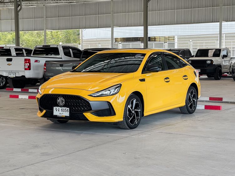 รถ MG MG5 1.5 X สี เหลือง