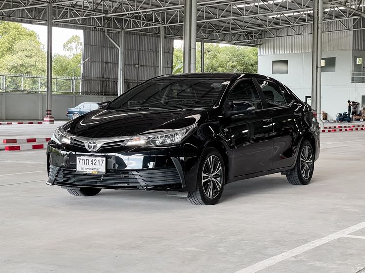 รถ Toyota Altis 1.8 E สี ดำ