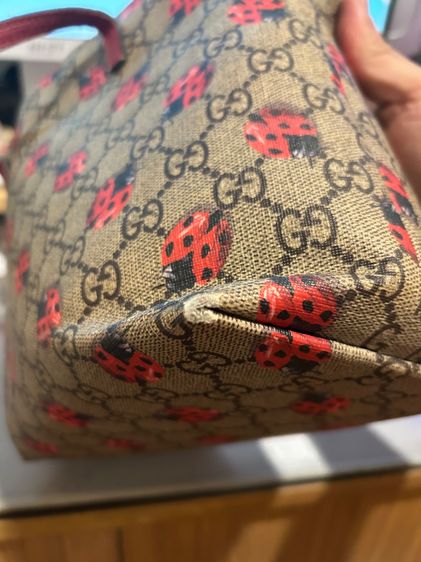 สินค้ามือ2แท้สภาพใช้งาน Gucci kid tote ลายเต่าทอง สภาพใช้งาน ตำหนิมุม4มุมไม่ทะลุ ขาด 1 จุดไม่ทะลุ รูปที่ 16